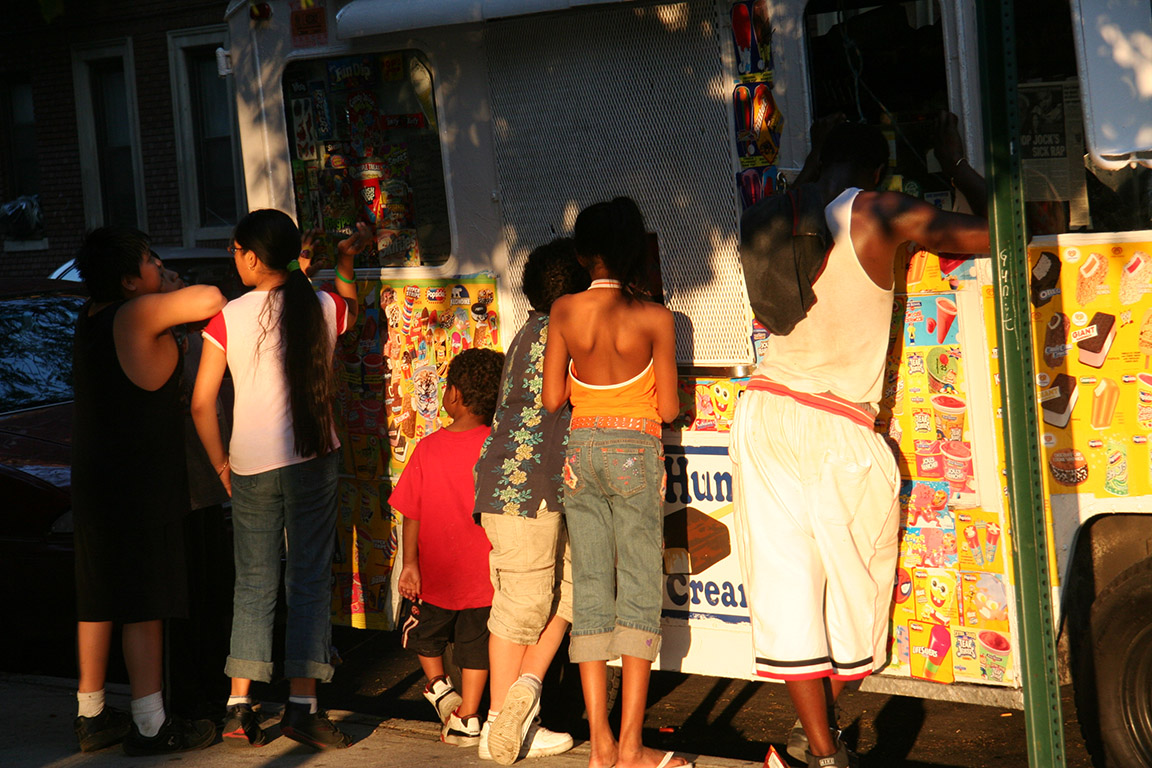 Ice cream crowd, Brooklyn